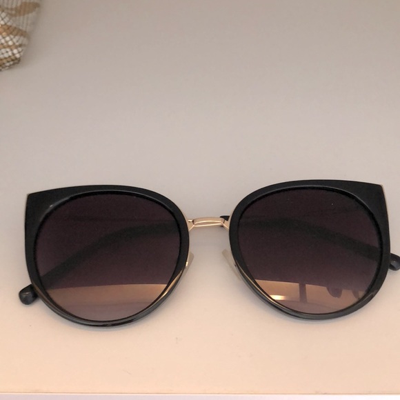 Sunglasses - Picture 2 of 4